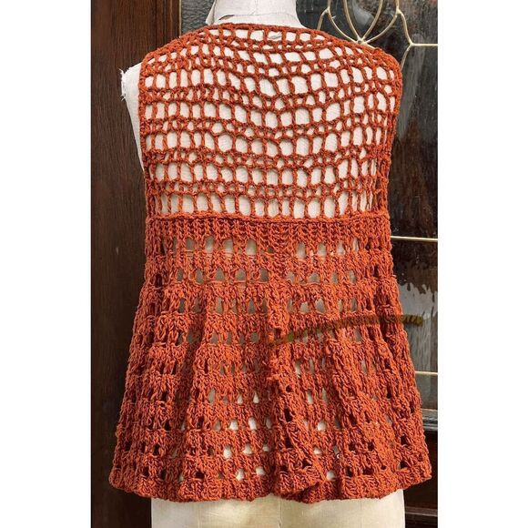 $148 Free People Crocheted Top in Burnt Orange - size M !has a hole! - Picture 4 of 9